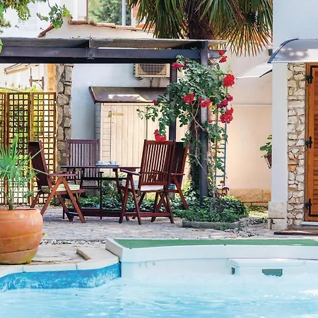 Ferienhaus Lovely In With Jacuzzi