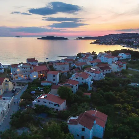 Lovely In With Jacuzzi Rogoznica (Sibenik-Knin)