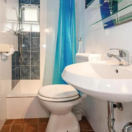 Lovely In With Jacuzzi Ferienhaus Rogoznica (Sibenik-Knin)