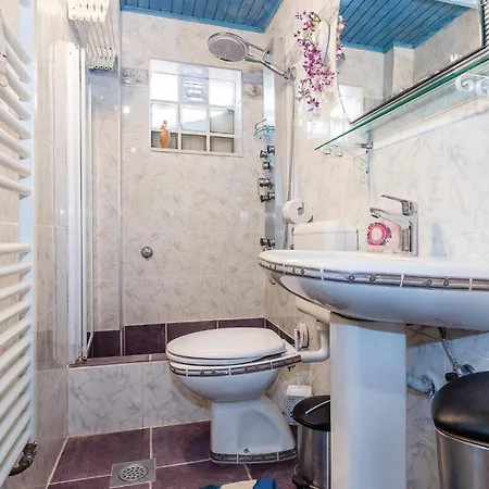 Ferienhaus Lovely In With Jacuzzi Rogoznica (Sibenik-Knin)